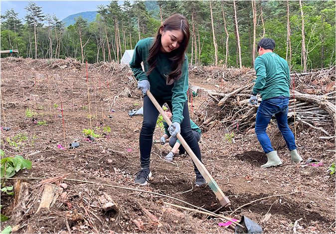 山梨県笛吹市での植樹活動